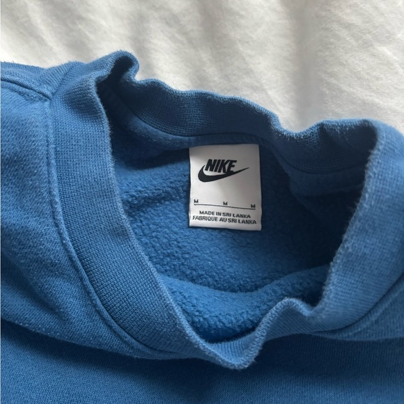 Nike Men's Crewneck in Deep Blue - Picture 3 of 4